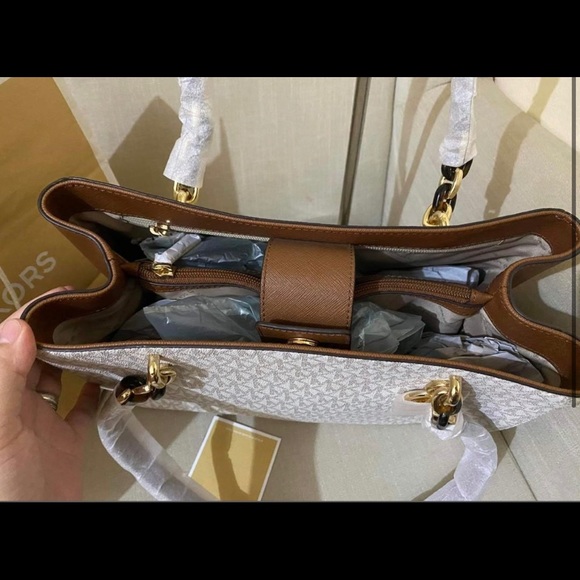 MK Sofia Vanilla Large  Bag - Picture 4 of 4